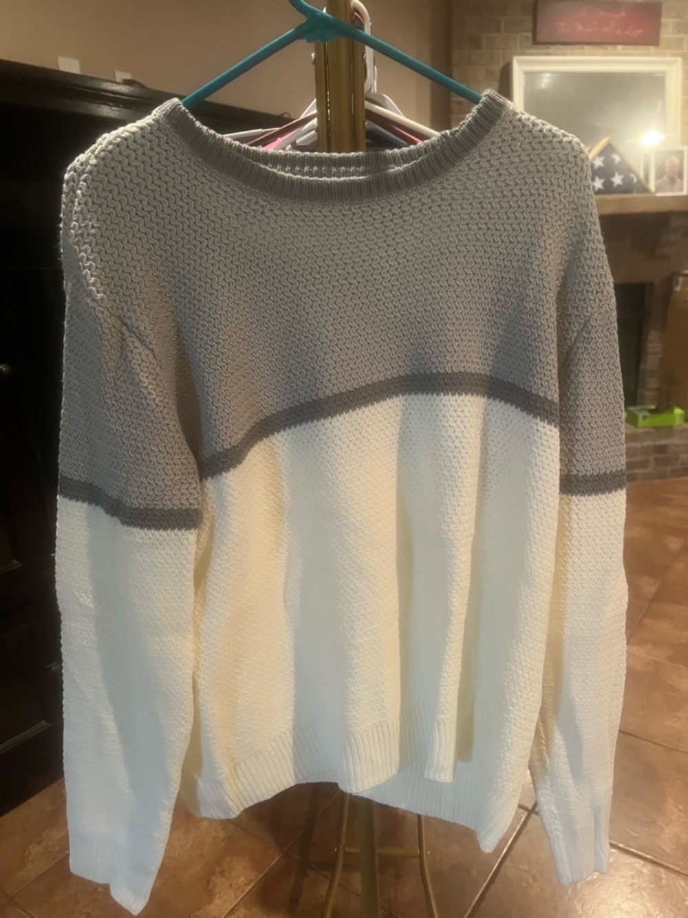 Men's Two-Tone Crewneck Sweater in Light Gray and Cream